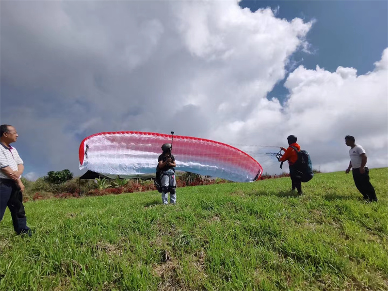 西雙版納企業(yè)會議定制旅游刺激性活動拓展訓(xùn)練基地項目