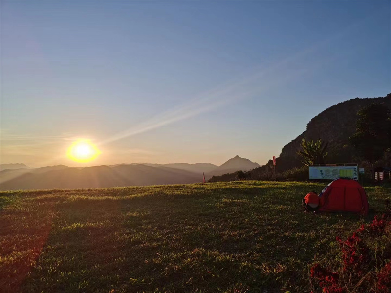 西雙版納企業(yè)會議定制旅游刺激性活動拓展訓(xùn)練基地項目