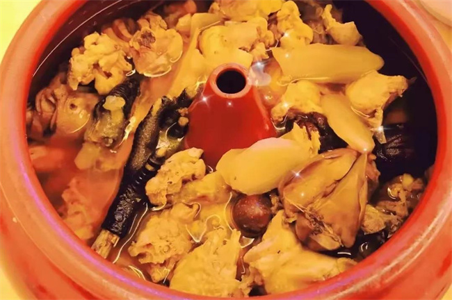 西雙版納傳媒公司：中老鐵路沿線的這些特色美食，絕對值得你收藏