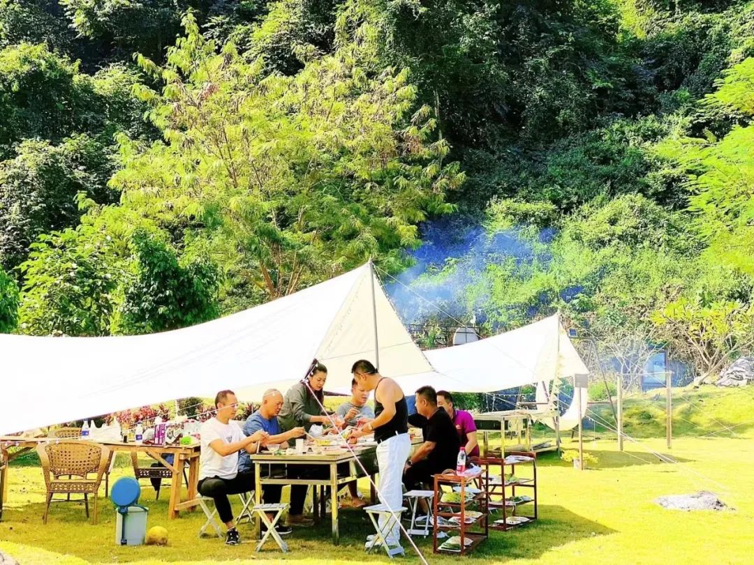 西雙版納露營(yíng)