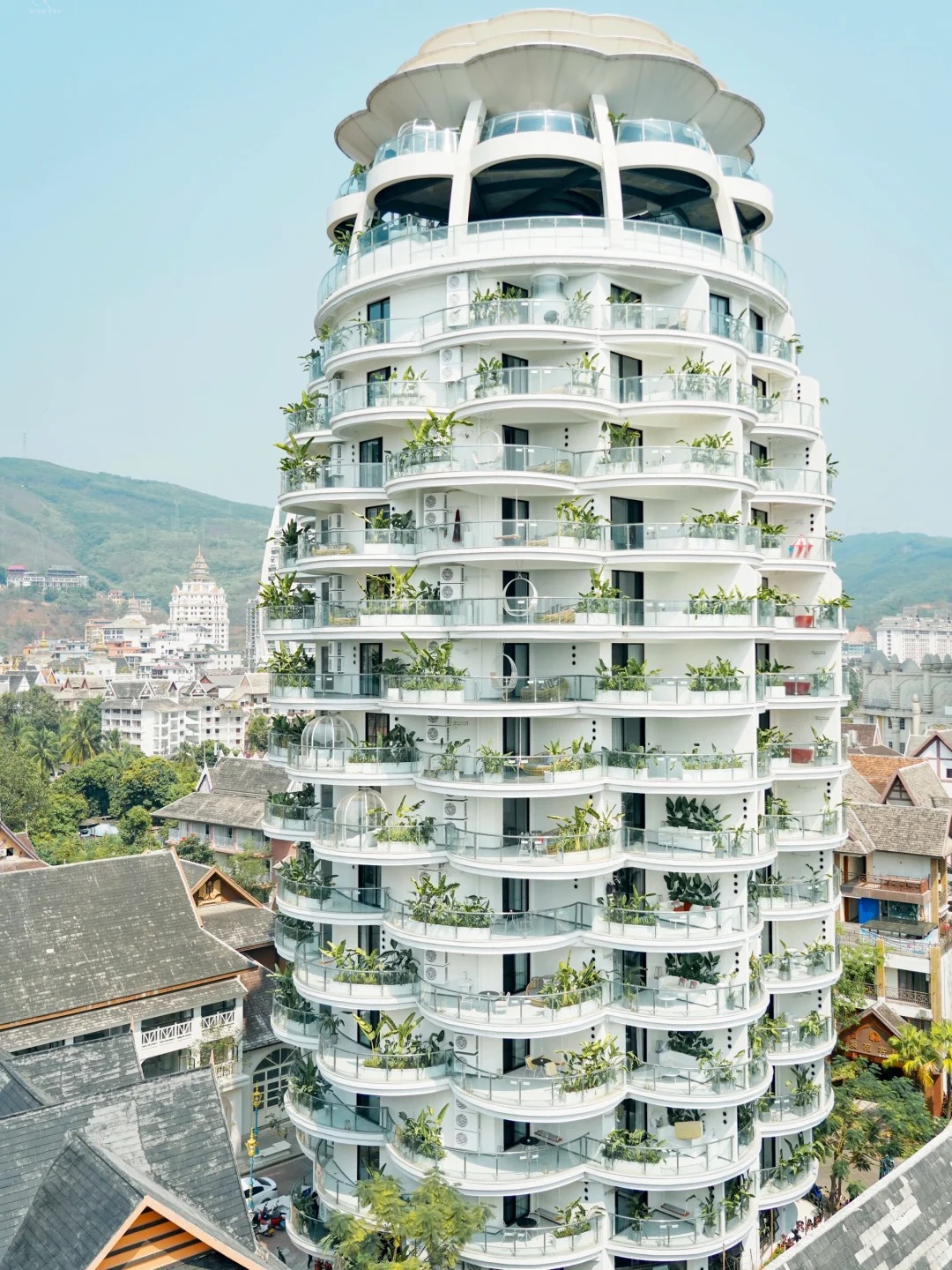 西雙版納【悅蓮莊菠蘿度假酒店】住進(jìn)一顆大菠蘿，西雙版納最美ins風(fēng)酒店??